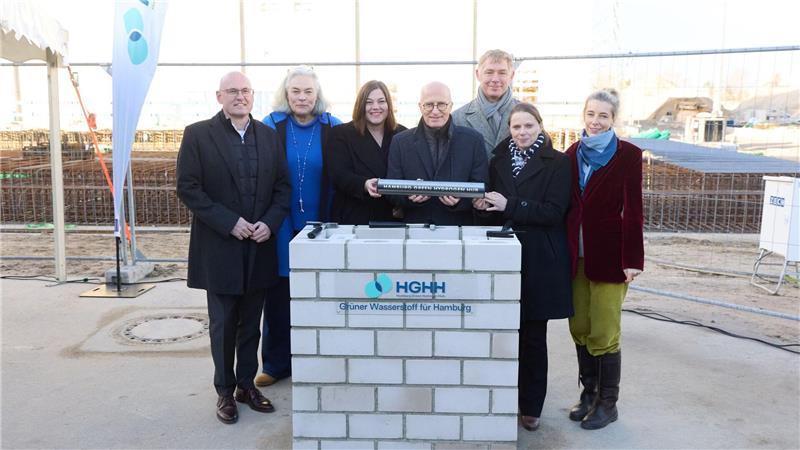 Nach einer Genehmigung des niedersächsischen Bergbauamtes kann jetzt eine Wasserstoff-Leitung von Hamburg-Moorburg nach Rosengarten im Landkreis Harburg weitergebaut werden. (Archivbild)