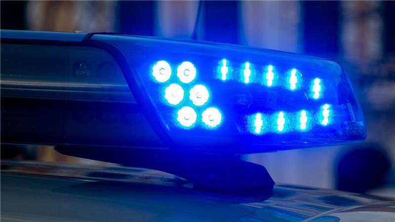 Nach einer Messerattacke auf einen 23-Jährigen in Göttingen gilt ein 17-Jähriger als verdächtig. (Symbolbild)