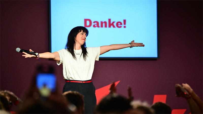 Die Linke will Immobilien vergesellschaften - was nutzt das? Nach ihrem deutlichen Wahlsieg in Berlin will die Linke unter Elif Eralp den Volksentscheid umsetzen. (Archivbild)