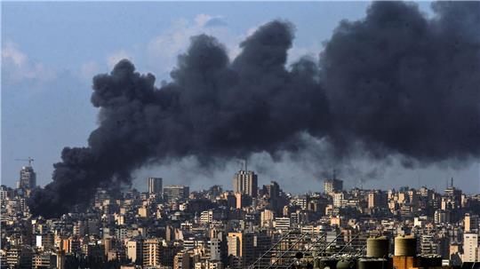 Nach israelischer Lesart gilt die Waffenruhe nicht für den Libanon. Der Iran sieht das anders.