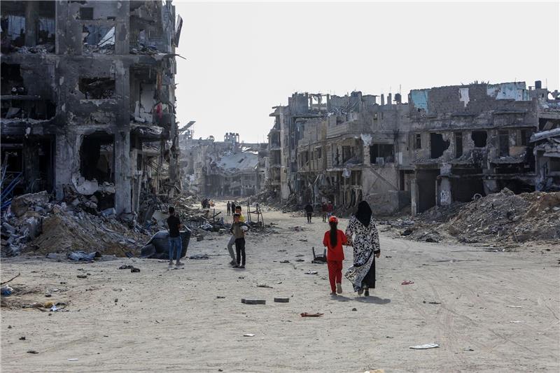 „Obdachlose ohne Zukunft” in Gaza Nach mehr als sechs Monaten Krieg sind große Teile des Gazastreifens nicht mehr wiederzuerkennen.