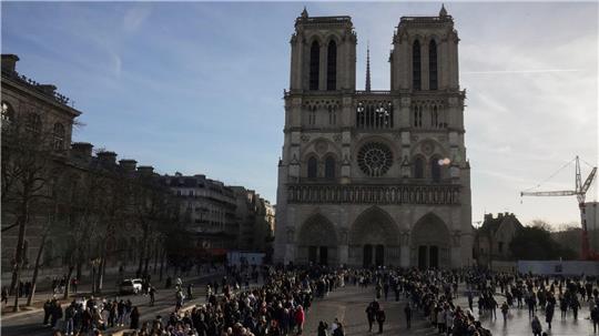 Nach sechsjähriger Renovierung sollen ab 20. September wieder die beiden Türme der Pariser Notre-Dame öffnen. (Archivbild)