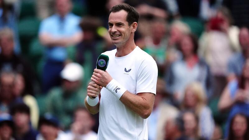 Zu Tränen gerührt - Murray verabschiedet sich von Wimbledon Nach seinem Aus im Doppel mit seinem Bruder war Andy Murray zu Tränen gerührt.