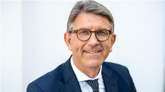 Nach seiner Nominierung zum neuen Kulturstaatsminister der Bundesregierung muss sich Wolfram Weimer viel Kritik anhören. (Archivbild)