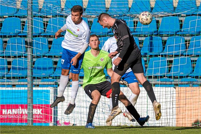 Zwangspause für Duo, GSC 08 will Revanche Nach seiner Sperre kann auch Filipe Almeida Menke (li.) für den Goslarer SC 08 wieder abheben. Zu Gast am Sonntag ist der SV Innerstetal. Foto: Drechsler