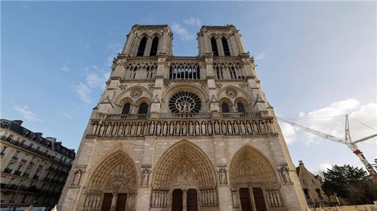 Nach über fünfjährigen Restaurierungsarbeiten wurde die Kathedrale Notre-Dame wiedereröffnet.