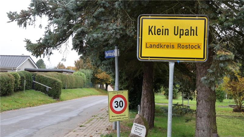 Obduktion: Totes Kind wurde Opfer von Gewaltverbrechen Nach umfangreicher Präsenz ist die Polizei inzwischen aus Klein Upahl abgezogen.