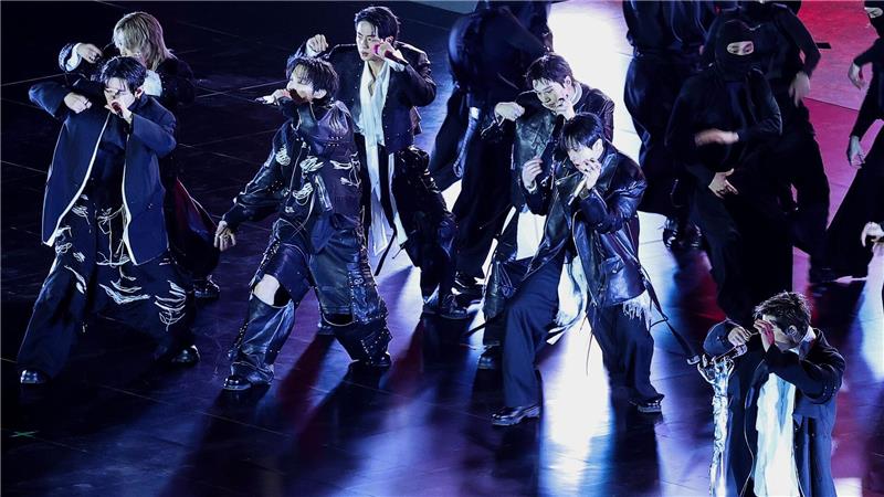 Nach vier Jahren Pause wird BTS beim ersten Auftritt in Seoul mit viel Jubel empfangen. 