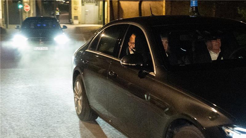 Nach zwei langen Verhandlungstagen wurden zunächst noch keine Ergebnisse mitgeteilt.