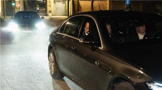 Nach zwei langen Verhandlungstagen wurden zunächst noch keine Ergebnisse mitgeteilt.