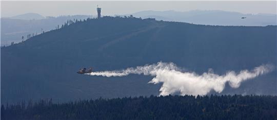 Nachdem das Feuer am Brocken gelöscht ist, entbrennt nun eine Debatte um die Größe des Brandes und seine Folgen.  Foto: Matthias Bein/dpa