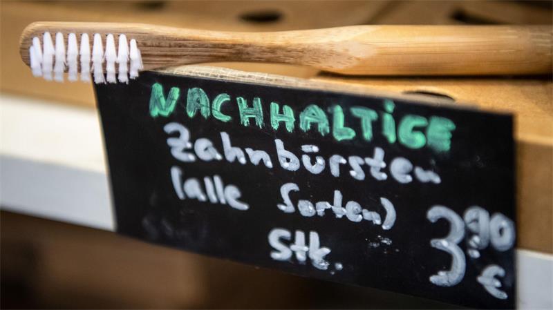 Bahnhöfe, Steuererklärung, TV – was sich im September ändert Nachhaltig oder nicht? Das muss besser nachgewiesen werden. (Symbolbild)