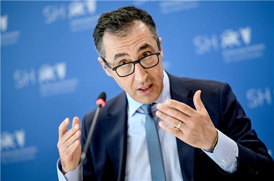 «Nachhaltig wirtschaften muss sich lohnen», sagt Bundesagrarminister Cem Özdemir (Grüne).
