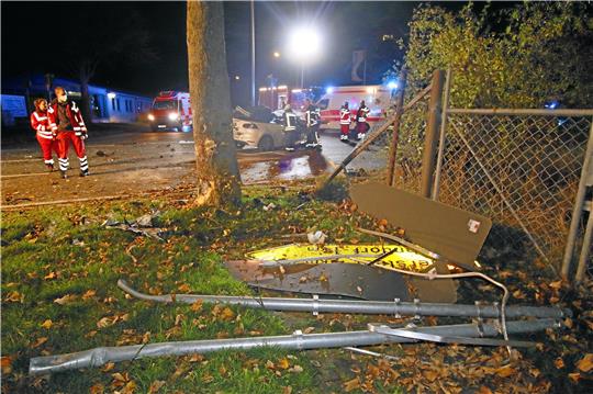 Nacht des Grauens: Auf der Grauhöfer Landwehr verliert am 30. Oktober ein junger Jerstedter sein Leben. Foto: Epping
