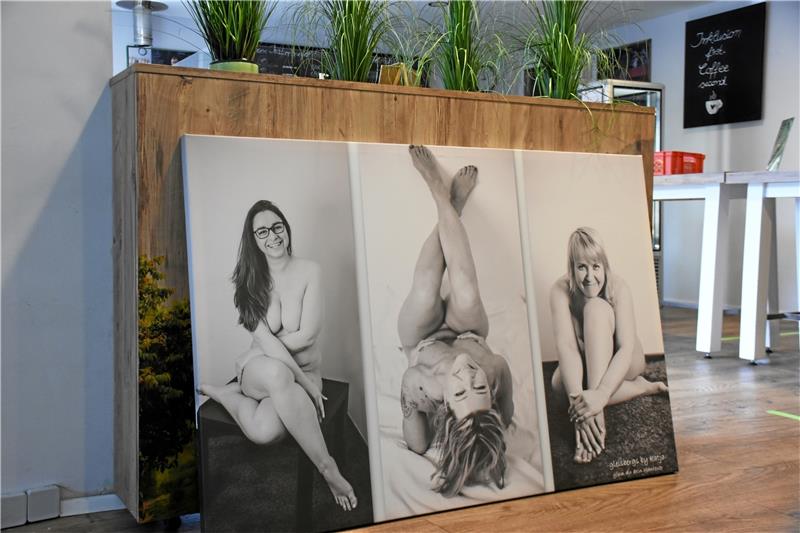 Nackt – na und? An den Aktfotos der Fotografin ist nichts Verruchtes oder Kompromittierendes zu finden – die Frauen sehen völlig natürlich und fröhlich aus.