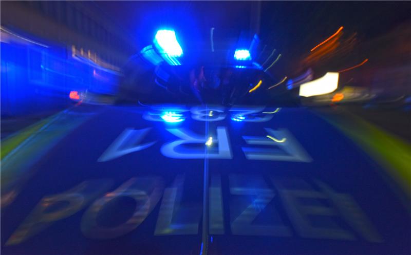 Nächtlicher Einsatz für die Hildesheimer Polizei. Eine Frau wurde in der Innenstadt vergewaltigt. Symbolbild: picture alliance/dpa | Patrick Seeger