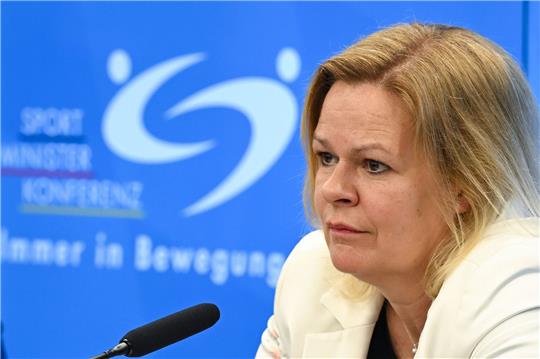 Nancy Faeser will ein Visa-Verbot für russische und belarussische Sportler durchsetzen.