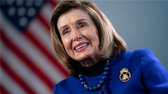 Nancy Pelosi stellt sich hinter Kamala Harris. (Archivbild) 