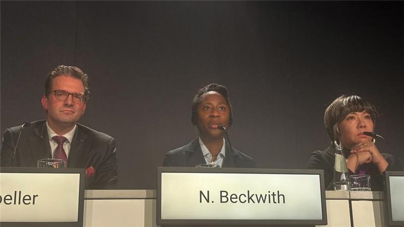 Naomi Beckwith übernimmt Künstlerische Leitung der documenta Naomi Beckwith ist die stellvertretende Direktorin und Chefkuratorin des New Yorker Solomon R. Guggenheim Museums.