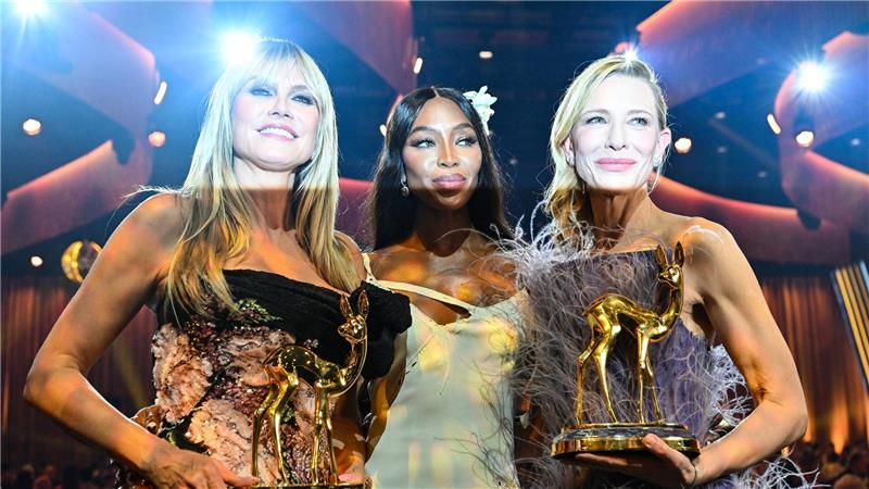 Glamour, Superstars und ein irrlichternder Thomas Gottschalk Naomi Campbell hielt eine Lobrede auf Model-Kollegin Heidi Klum.
