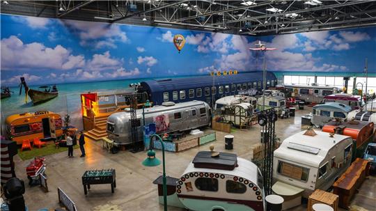 Nass werden kann man nicht: Das Basecamp in Bonn garantiert Trocken-Camping.