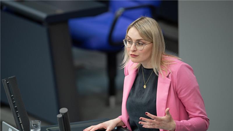 Wenige Nachkommen von Zuwanderern in der Bundesverwaltung Natalie Pawlik (SPD) ist als Staatsministerin für Migration, Flüchtlinge, Integration und Antirassismus zuständig. (Archivfoto)