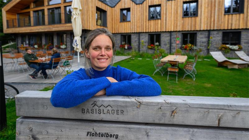Natascha Heinrich führt das Hotel „Basislager Fichtelberg“ in Oberwiesenthal. Die Region präsentiert sich diese Tage als Mekka für Wanderer.