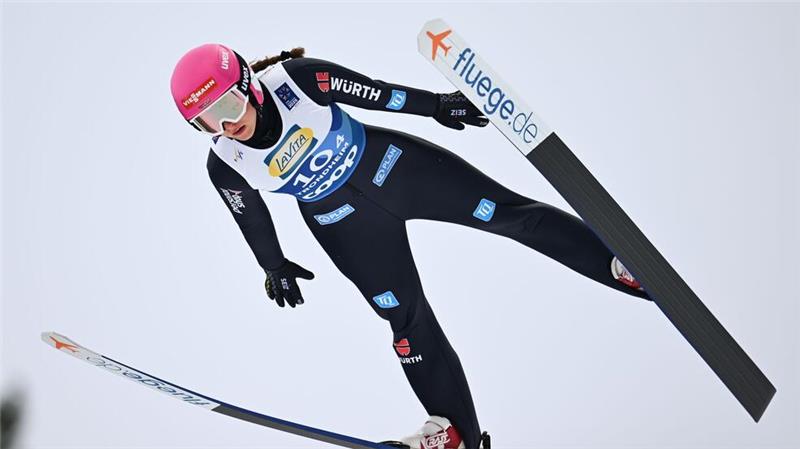 Norwegen zu stark: Kombi-Mixed erfüllt WM-Pflicht mit Silber Nathalie Armbruster holte mit einem Tag Verspätung ihre erste WM-Medaille in Norwegen.