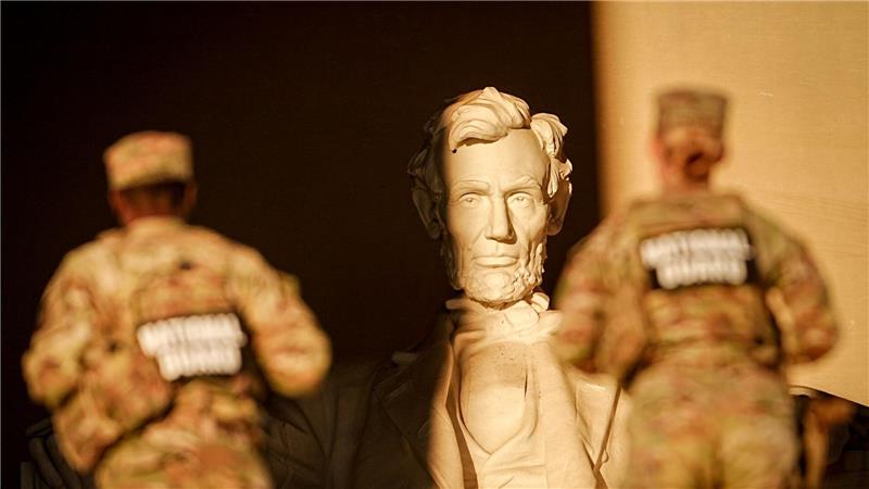 Bilder des Tages Nationalgardisten im Morgengrauen am Lincoln Memorial