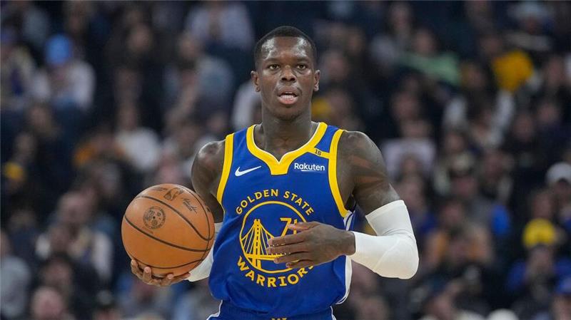 Nationalmannschaftskapitän Dennis Schröder muss offenbar schon wieder umziehen. 