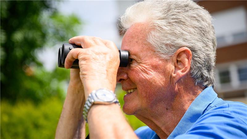 Hamburger betreut seit 50 Jahren die Störche an der Elbe Naturschützer und Storchenbetreuer mit ganzem Herzen. Als „das schönste Hobby“ bezeichnet Pelch sein Ehrenamt.