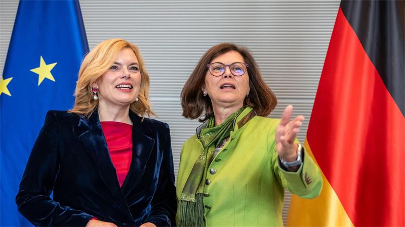 Steinmeier-Nachfolge: CDU-Vize Ines Claus zeigt Interesse Neben Bayerns Landtagspräsidentin Ilse Aigner (CSU, rechts) wird auch Bundestagspräsidentin Julia Klöckner (CDU) im Kreis der Kandidatinnen genannt. (Archivbild)