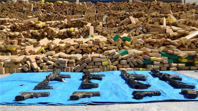 Rekordfund in Rio: Fast 50 Tonnen Marihuana Neben dem Marihuana wurden auch Waffen gefunden.