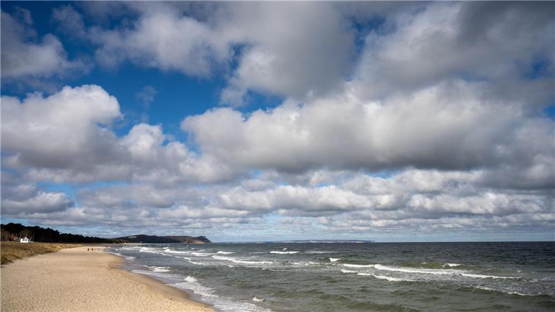 Stauprognose zu Ostern – Engpässe auf beliebten Reiserouten Neben den Alpen sind auch Nord- und Ostsee beliebte Reiseziele über Ostern. (Archivbild)