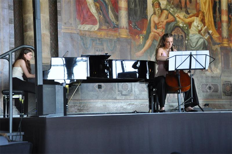 Neben schulischen Talenten waren auch musikalische Talente unter den Abituriente...