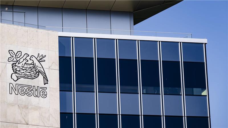 Nestlé will Milliarden einsparen und streicht 16.000 Jobs Nestlé will mehr Wachstumsdynamik und streicht deshalb 16.000 Stellen (Archivbild)