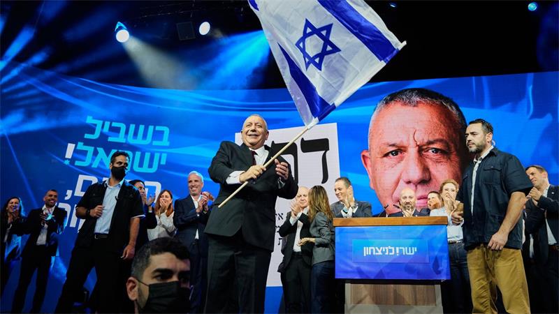 Israels Wahl wird zur Zitterpartie – wie geht es nun weiter? Netanjahus wichtigster Herausforderer Gadi Eisenkot, Ex-Generalstabschef, gilt als sicherheitspolitisch konservativ und integer, zugleich aber als wenig charismatisch.