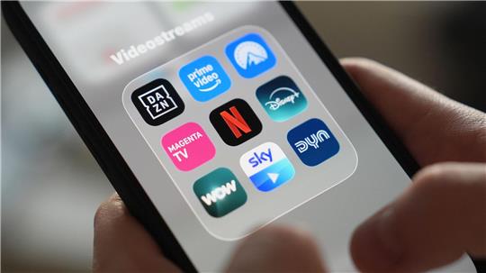 Netflix, Amazon Prime, Disney+ und die großen Fernsehsender sollen verpflichtet werden, auch Geld in europäische Produktionen zu stecken. (Symbolbild)