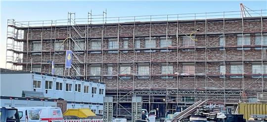 Neubau für die Nummern eins und zwei in der Stadt Goslar: Stand heute muss das neue Schulzentrum Goldene Aue insgesamt 1422 Schüler aus CvD-Gymnasium und Realschule aufnehmen. Foto: Heine