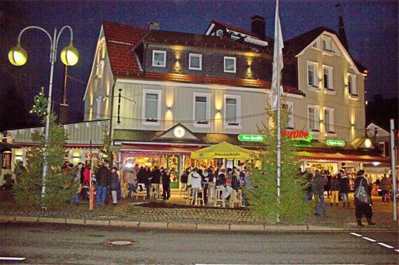 Neue Mitte statt Eichhörnchenbrunnen: Der Wintermarkt zieht in diesem Jahr erstmals auf den neuen Platz um.  Archivfoto: Platzbäcker