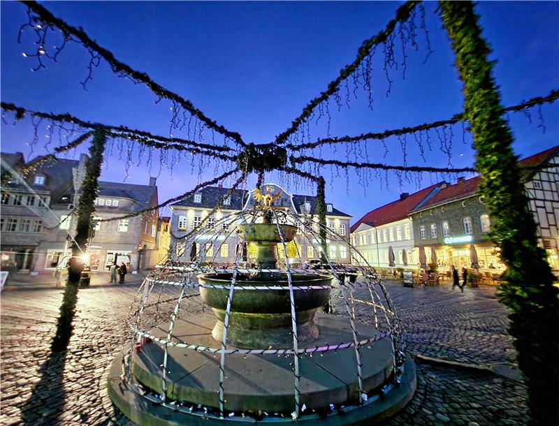 Goslarer Marktplatz: Der Umbau-Stopp ist auf dem Weg Neue Runde eröffnet: Wie soll der Marktplatz nach einer Sanierung aussehen? Foto: Sowa