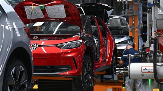Neue Unruhe an sächsischen VW-Standorten: Die geplante Integration in die Volkswagen AG verzögert sich. (Archivbild)