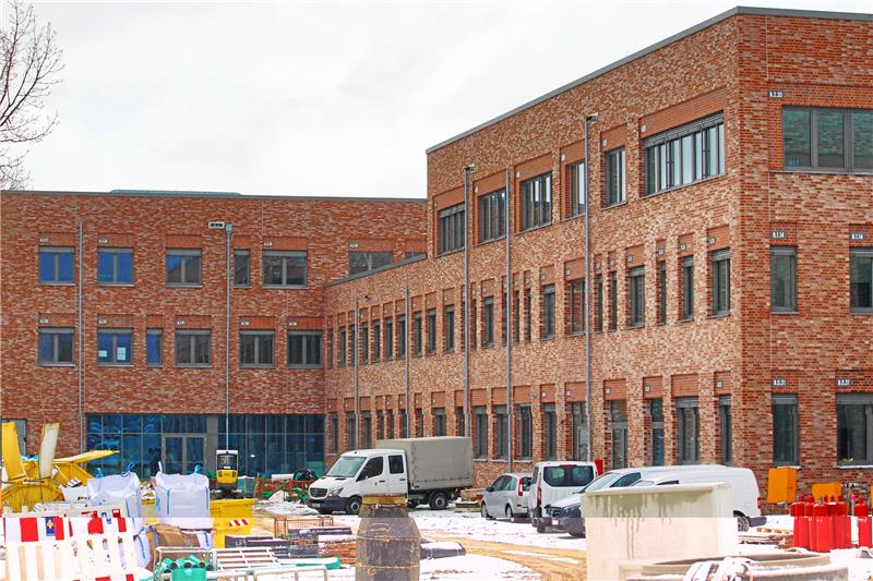 Goldene Aue: Alte Nachbarn organisieren sich im neuen Zentrum Neues Domizil fürs CvD-Gymnasium und die Realschule Goldene Aue: Wie die weitere gemeinsame Zukunft vielleicht auch neu geregelt werden soll, entscheidet sich am 25. April. Foto: Epping