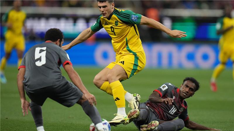 Bolivien und Jamaika in WM-Playoffs eine Runde weiter Neukaledonien kämpfte, war Jamaika aber zumeist unterlegen.