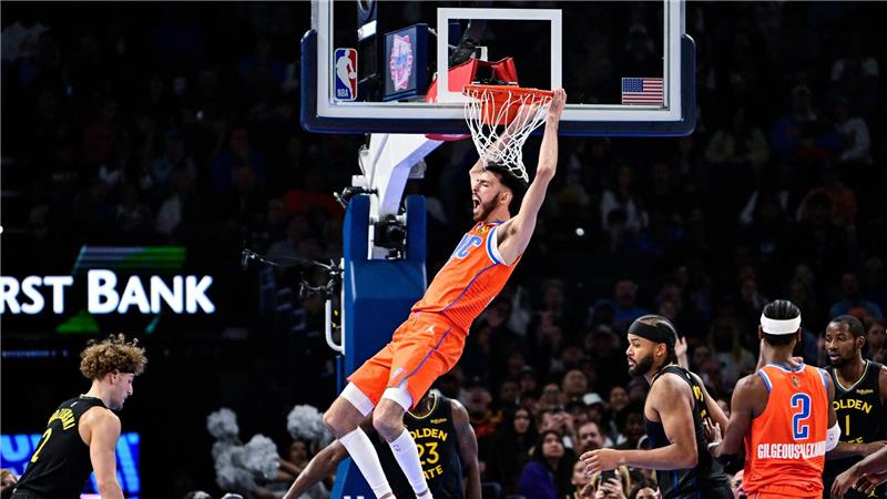 Neun Versuche, neun Treffer: Chet Holmgren (Mitte) war gegen die Warriors nicht zu stoppen.