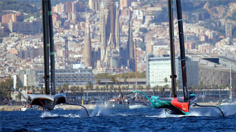 Neuseelands Segler (r) haben erneut den America’s Cup gewonnen.