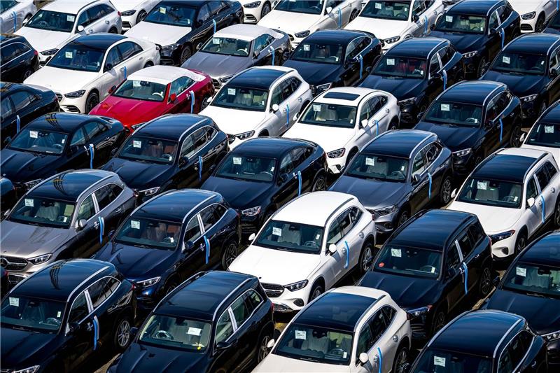 McKinsey: Europas Autobauer brauchen neue China-Strategie Neuwagen am Autoterminal in Bremerhaven: McKinsey rät zu einer neuen China-Strategie. (Symbolbild)