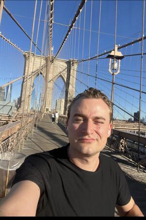 New York hat auch ihn gepackt: Iven Yorick Fenker beim Joggen auf der Brooklyn-Bridge, einem der beliebtesten Fotomotive in der Metropole.