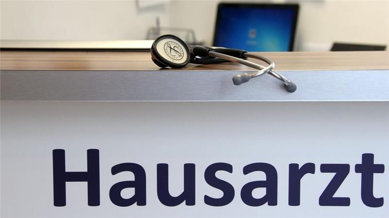Streit um das Warten auf Arzttermine in Deutschland Nicht alle Arztpraxen sind gut zu erreichen.