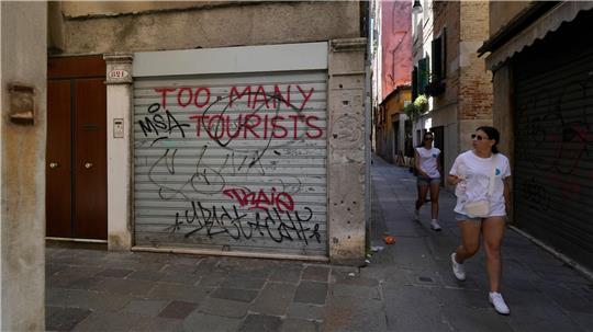 Nicht alle Touristen sind willkommen: Laut Regionalpräsident Zaia will die Region „kein fruchtbarer Boden für den Proletentourismus werden“. (Symbolbild)